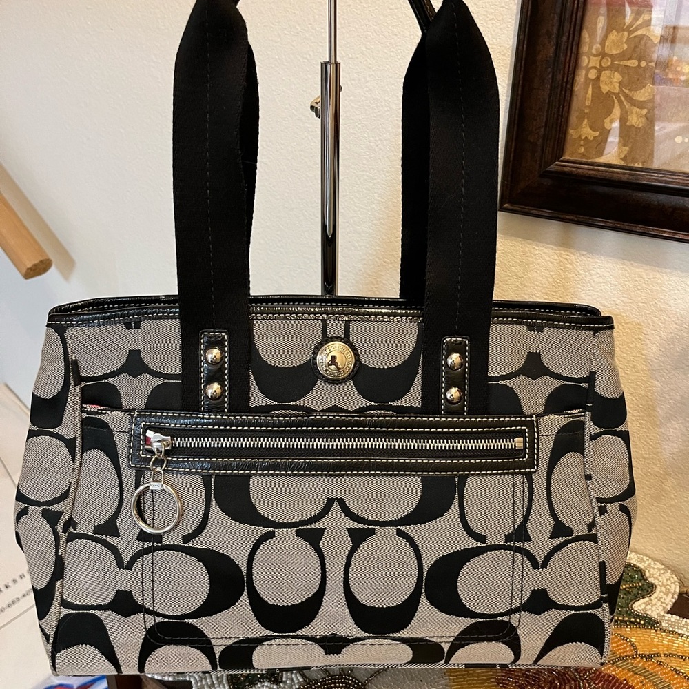 Coach Daisy Signature Collection. Black monogram on grey. NWOT